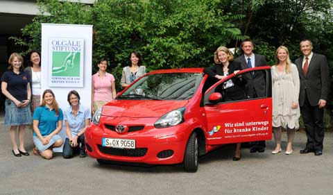 Olgäle-Stiftung übergibt Fahrzeug an Palliativteam des Olgahospitals