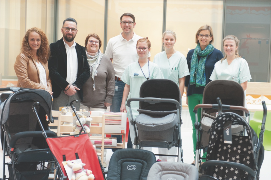 Möbel Hofmeister überreicht erneut Sachspenden