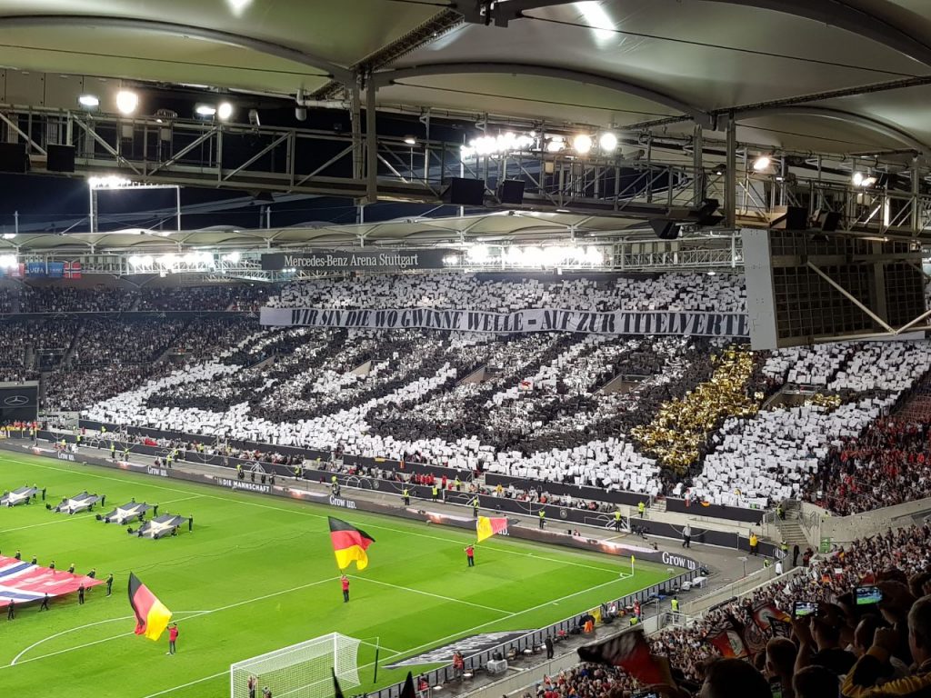 Sami Khedira erfreut kleine Patienten