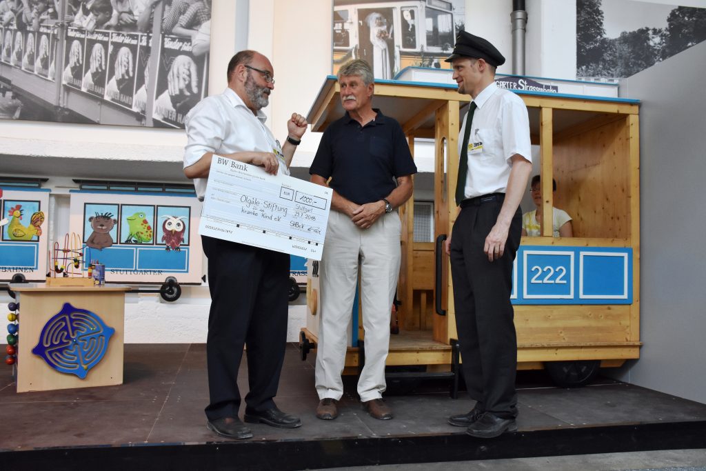 Stuttgarter Historische Straßenbahnen fahren für das Olgäle