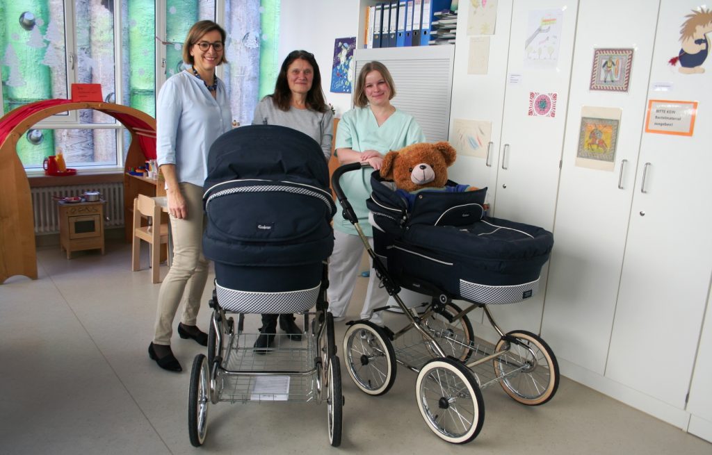 Musical Kinderwagen von Mary Poppins jetzt im Olgäle