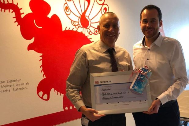 Schenker Deutschland spendet statt Weihnachtsgeschenken