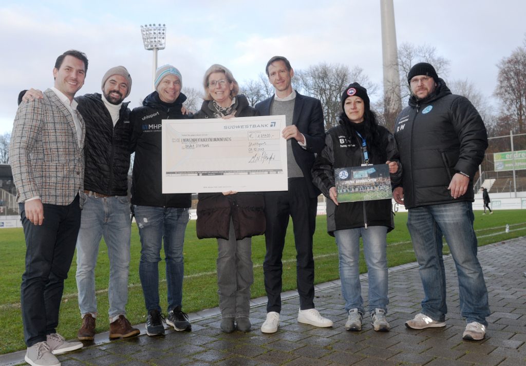 Die Stuttgarter Kickers spenden für die kranken Kinder