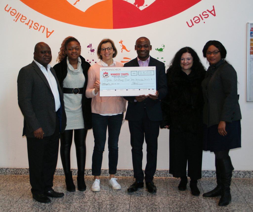 Winners Chapel spendet für die kranken Kinder im Olgäle