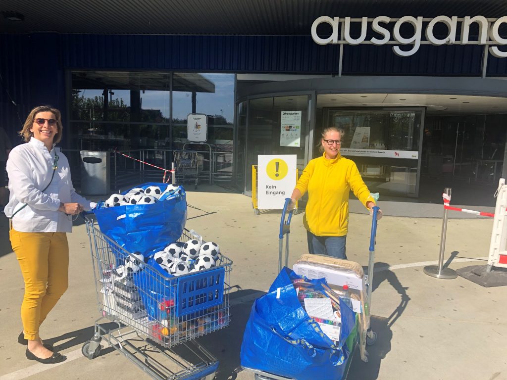 Heldenboxen wieder prall gefüllt – Spielzeugspende von IKEA Ludwigsburg