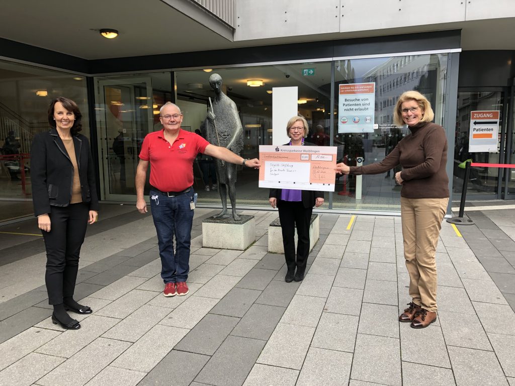 Firma Aeroxon Insect Control GmbH aus Waiblingen spendet drei medizinische Geräte im Wert von 17.000 €