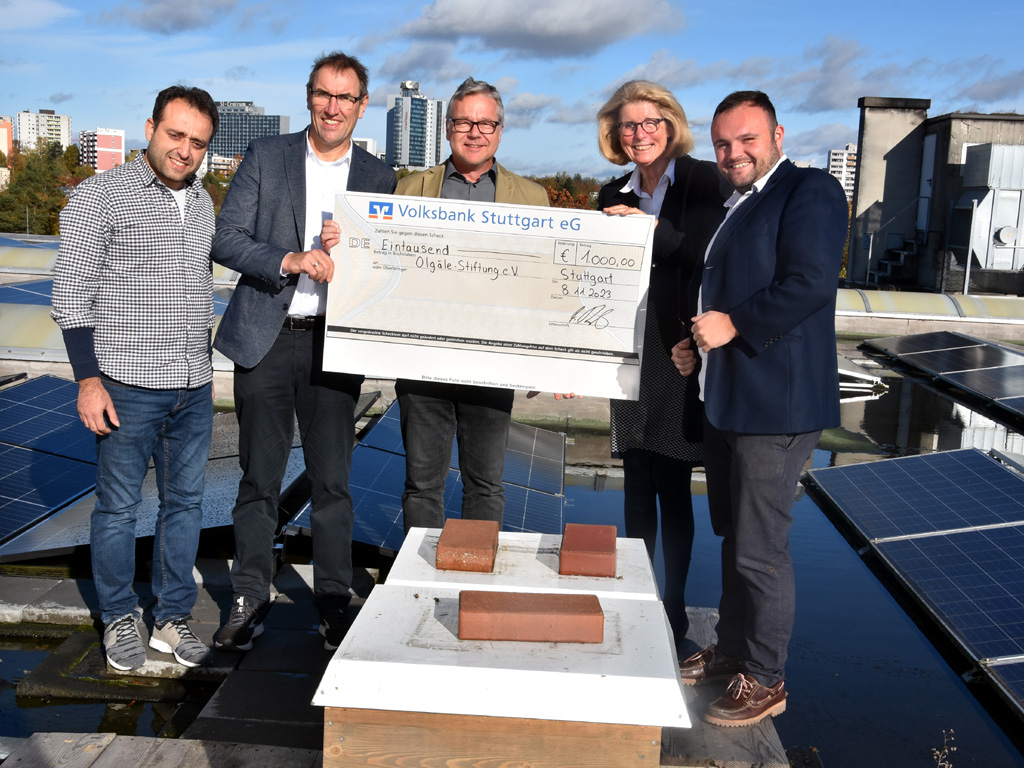 Kiess Innenausbau spendet 1.000 Euro durch Honigverkauf