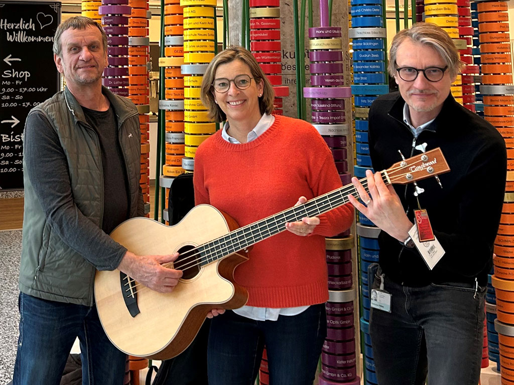 Eine neue Bassgitarre für die Schmerztherapie