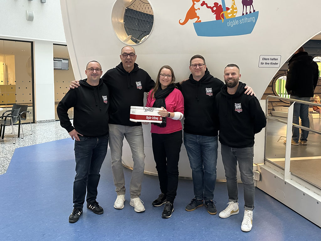 Spende des VfB-Fanclub 2Rivers Remseck