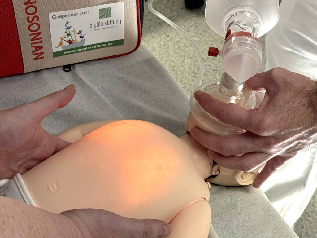 Baby Pro HLW Übungspuppe für das Simulationszentrum STUPS
