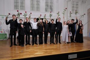 Gruppenfoto beim Benefizkonzert 2025 im Neuen Schloss Stuttgart