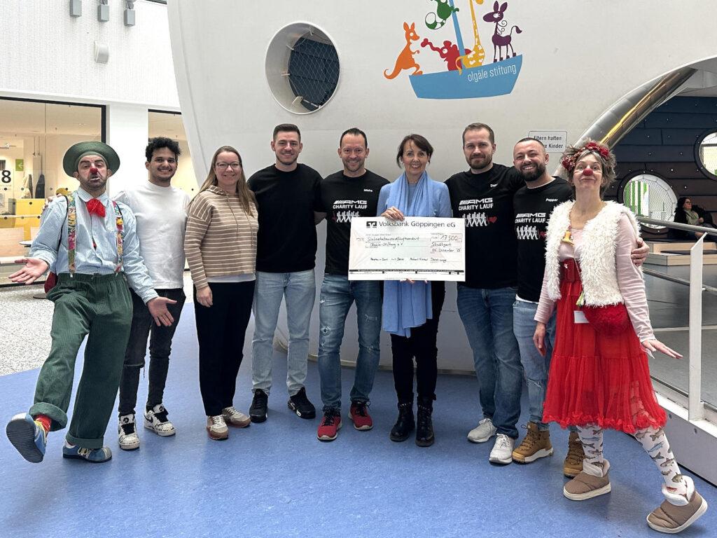 AMG-Mitarbeiter: 100 km-Megamarsch & Kolben-Versteigerung